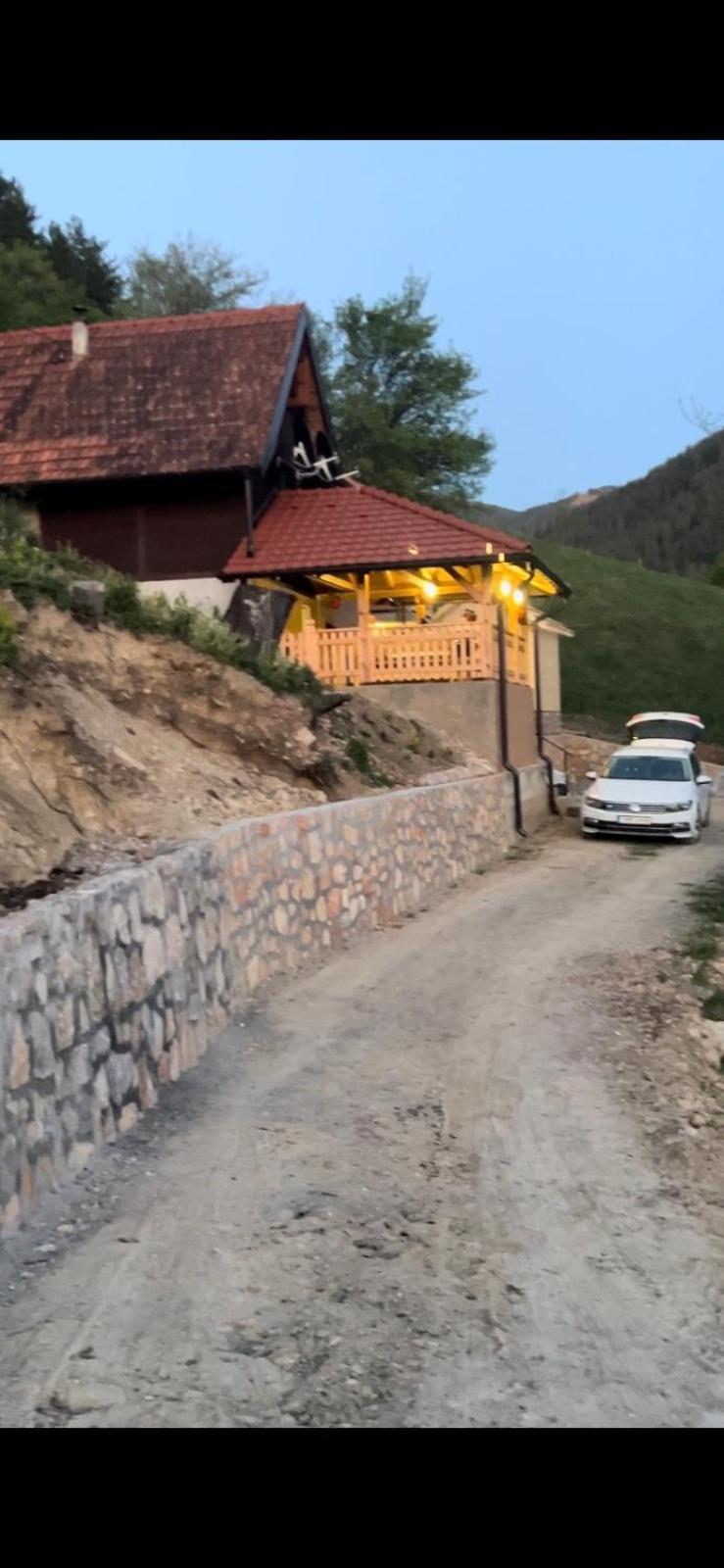 Ljubav Stara Zaovine Hotell Lazici Eksteriør bilde