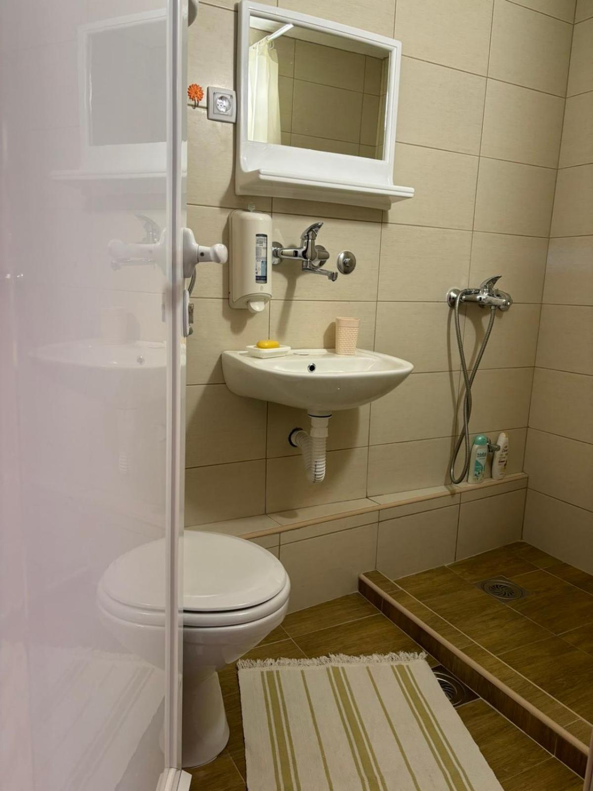 Ljubav Stara Zaovine Hotell Lazici Eksteriør bilde